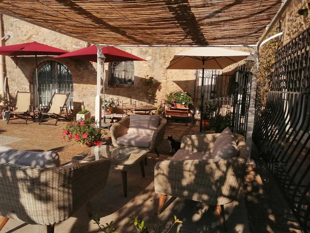 Chambres D'Hotes Les Terrasses Du Soleil Cagnes-sur-Mer 2*,  France